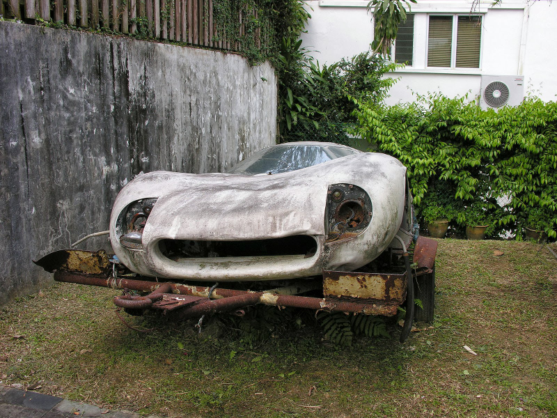 Illustration for article titled Prepare your feelings: Abandonned cars...